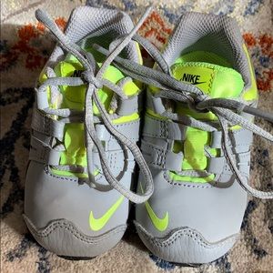 Baby boys Nike Shock Sneakers